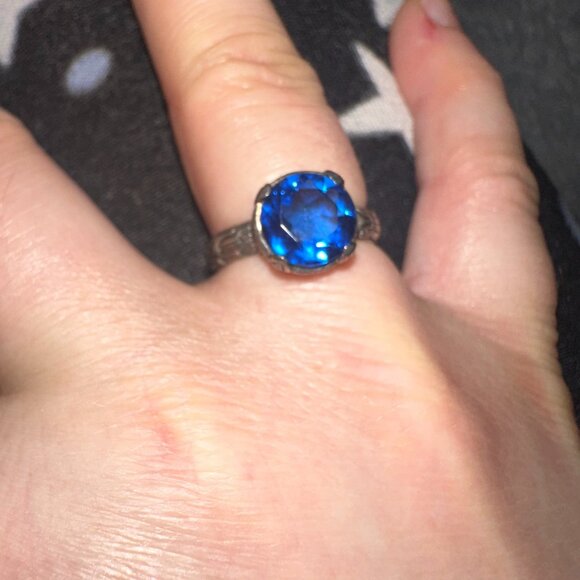 BLUE CZ SILVER COCKTAIL RING SZ 7 - Picture 1 of 12